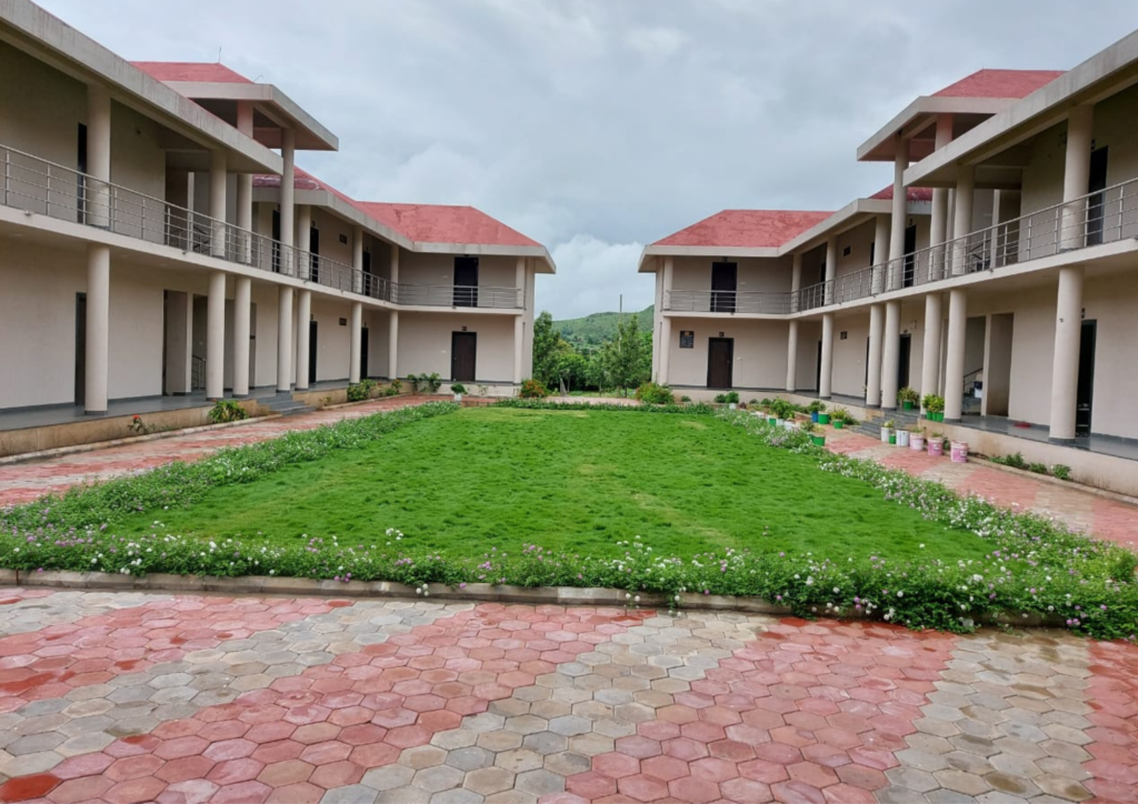 About Chetana 'Chetana' was established in 2013 by a dedicated team of accomplished professionals with a shared vision to make a valuable contribution to society. CEF Vision Our vision is to upli (43)